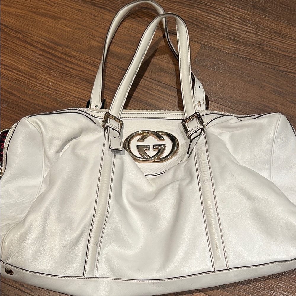 Gucci Cream Leather Shoulder Bag